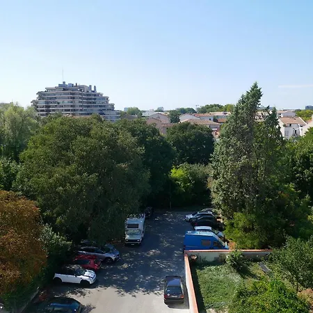 Botanic Garden Cosy, Parking, Metro Apartman